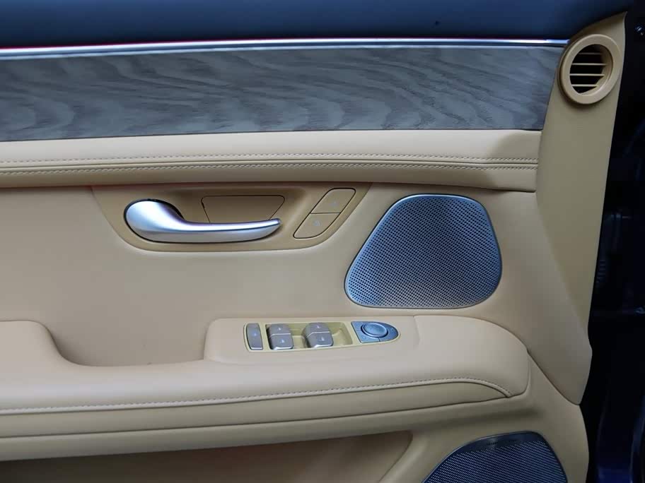 AITO Ask the world M5