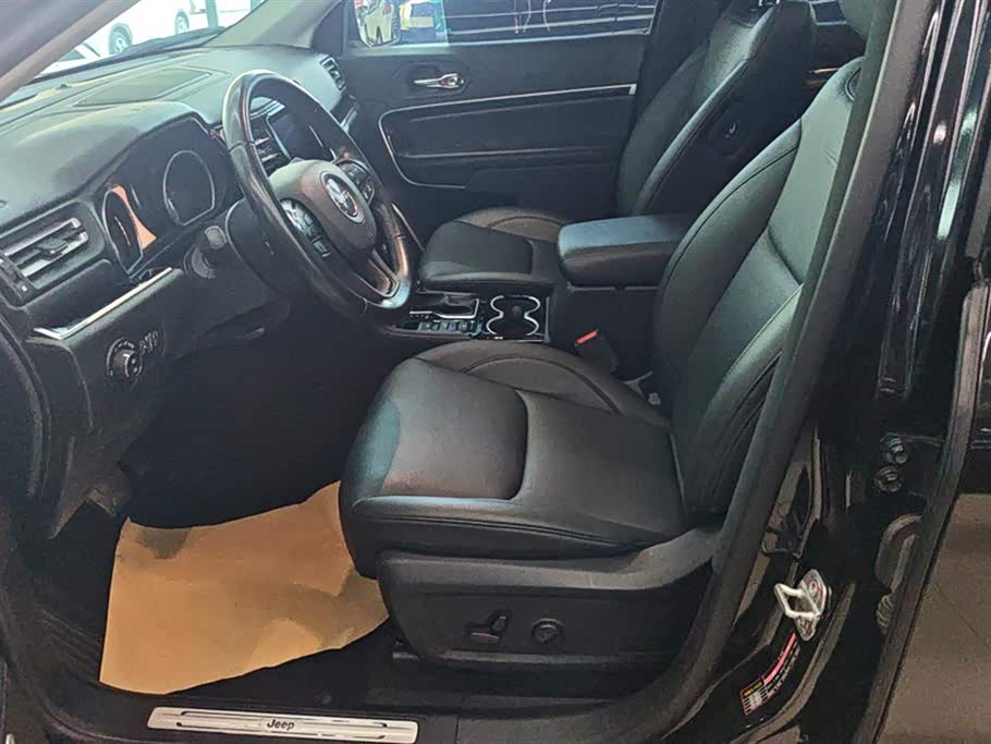 Jeep Grand Commander