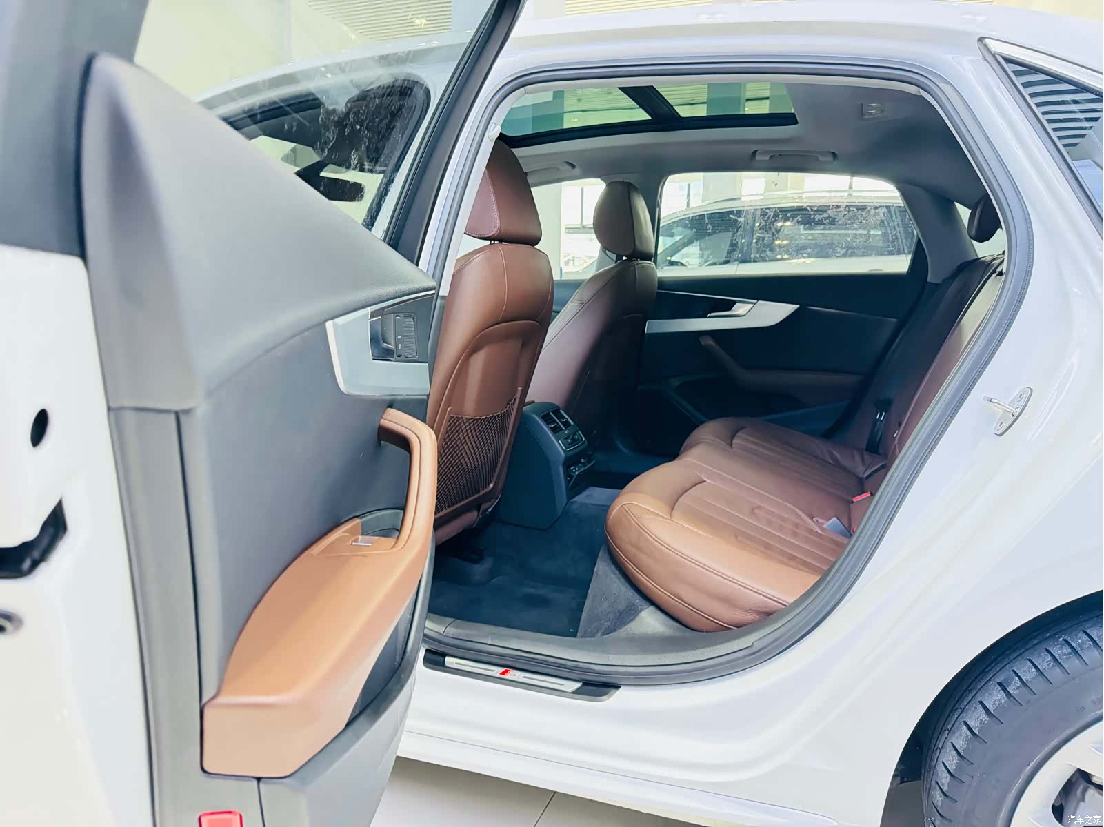 Audi A4L, 2019 7