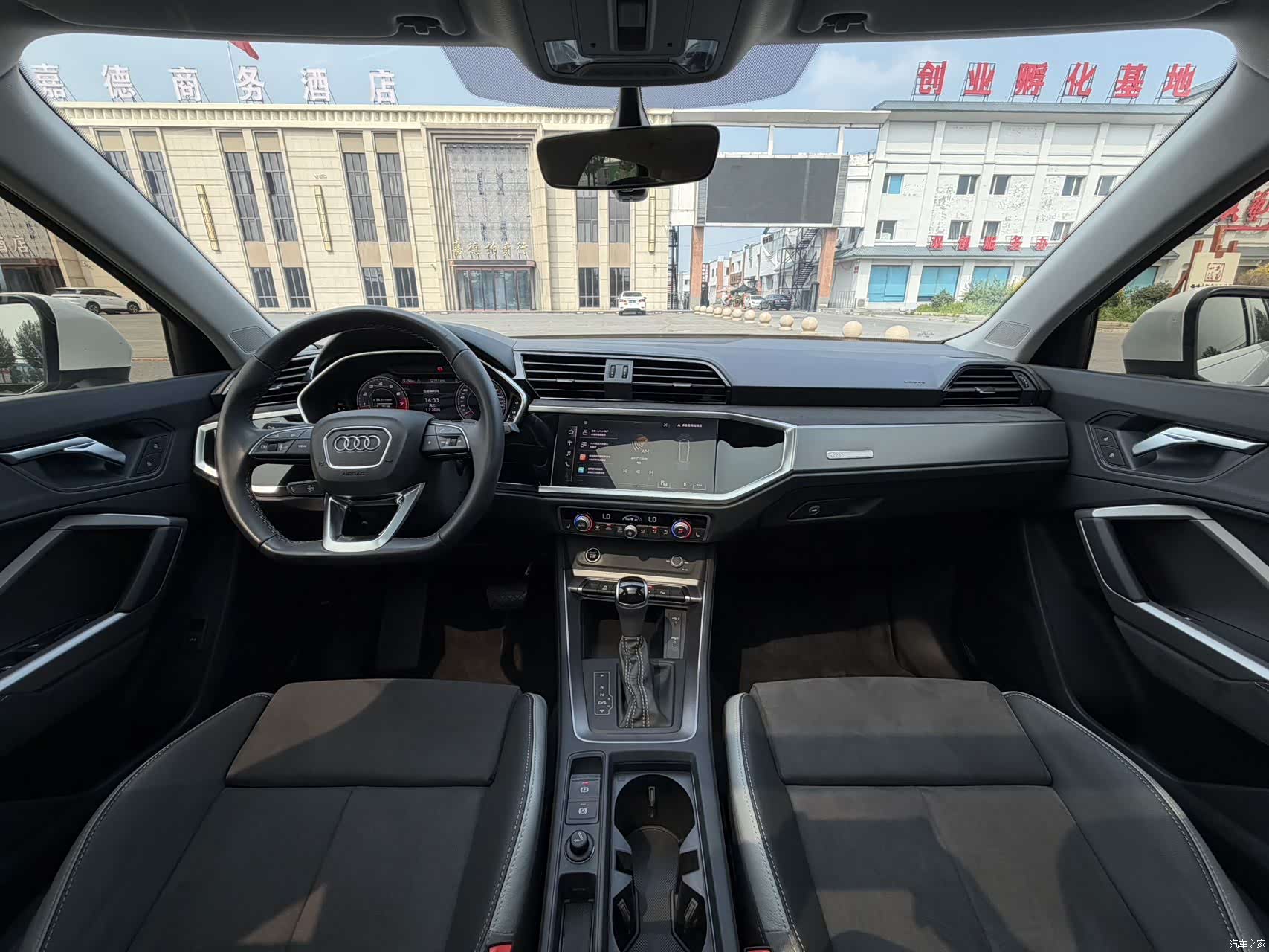 Audi Q3, 2023 9