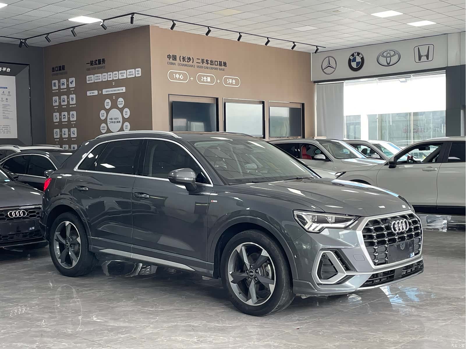Audi Q3, 2022 3