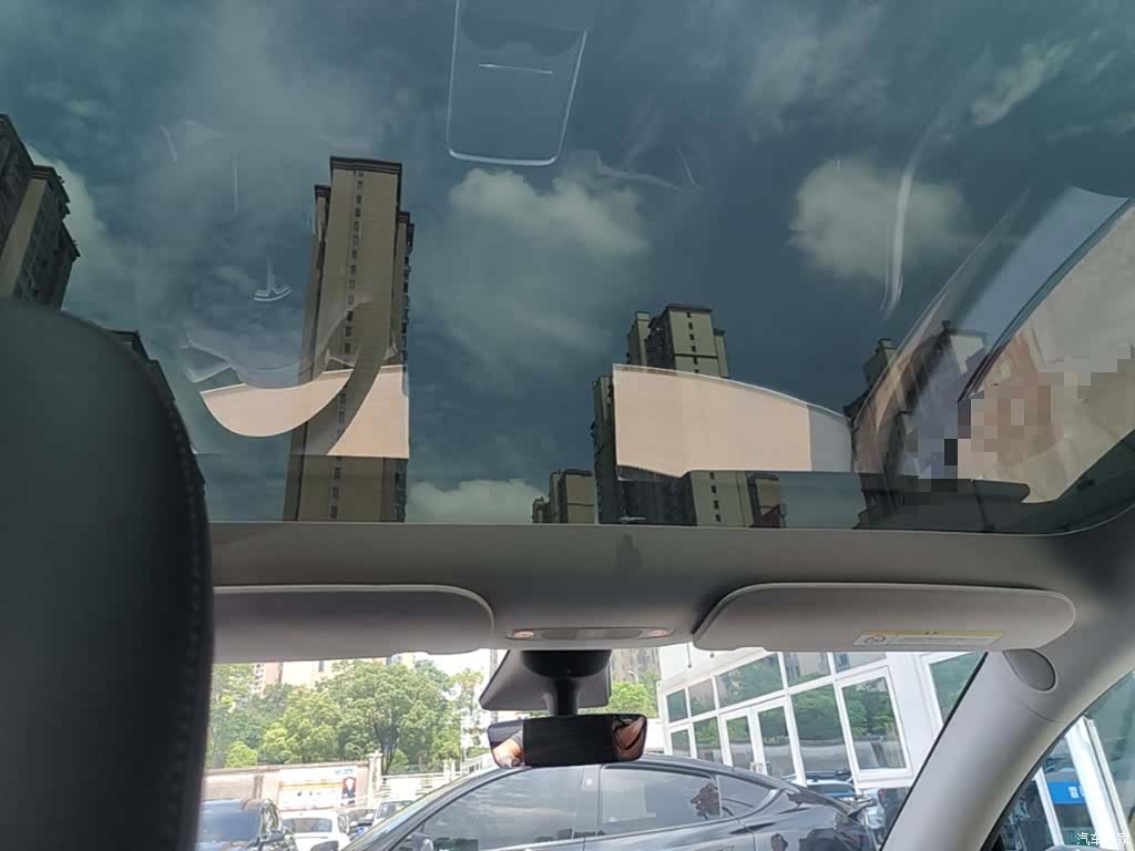 Tesla Model Y, 2023 18