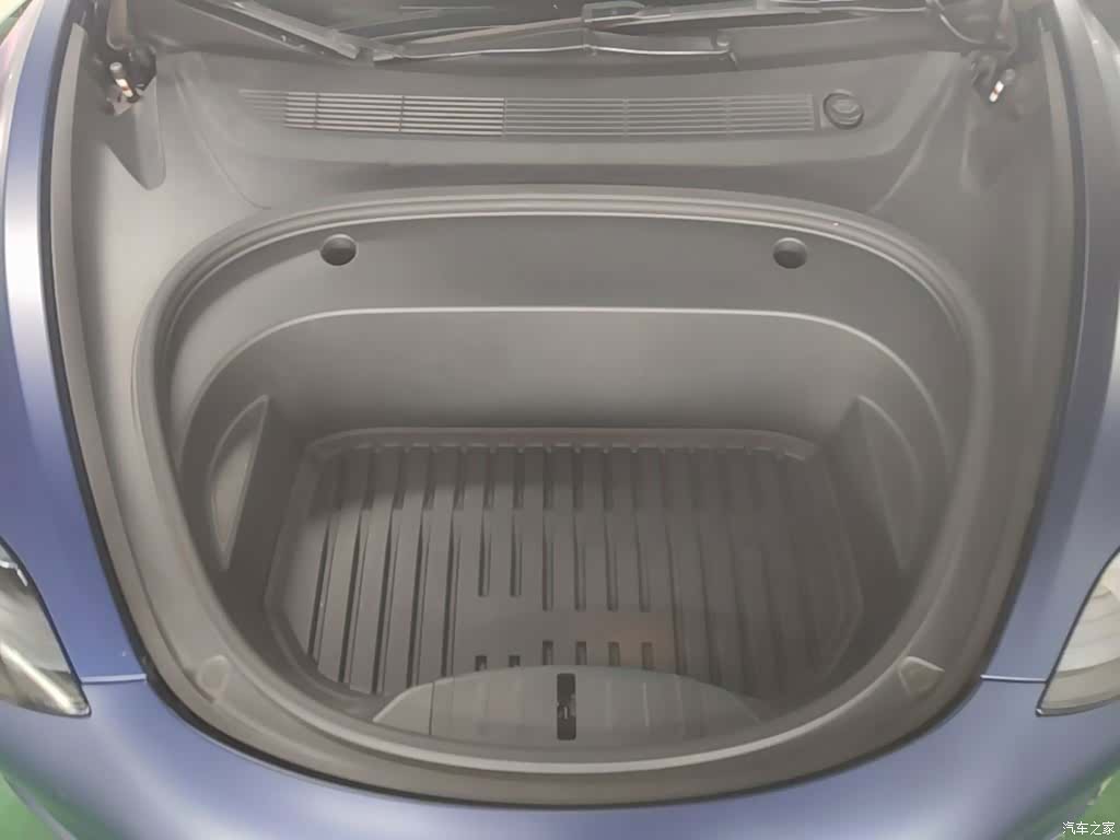 Tesla Model 3, 2023 19