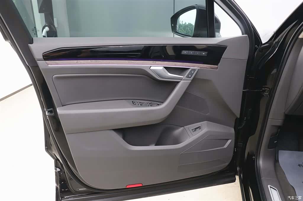Volkswagen Touareg, 2024 10