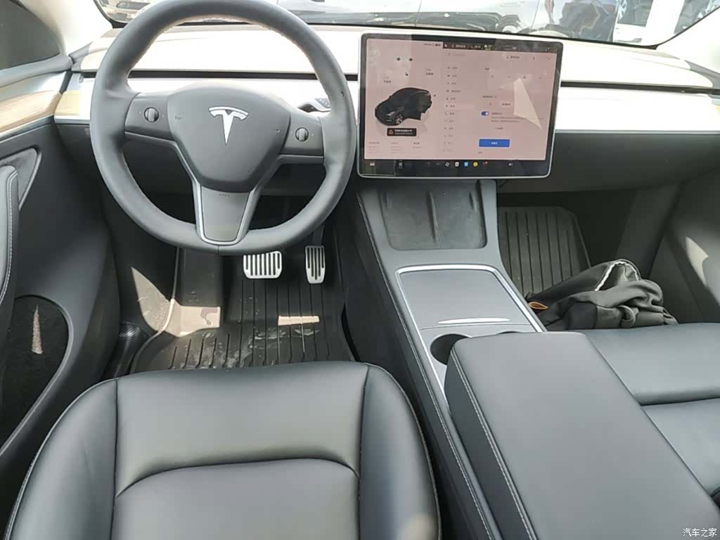 Tesla Model Y, 2023 10