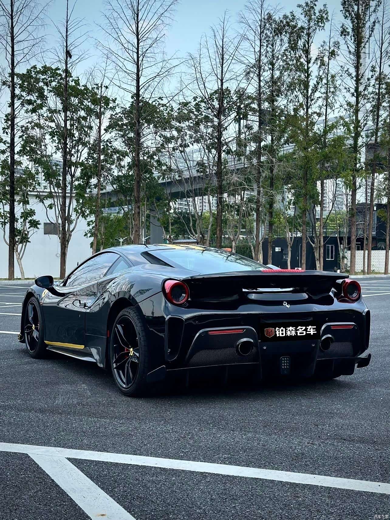 Ferrari 488, 2016 4