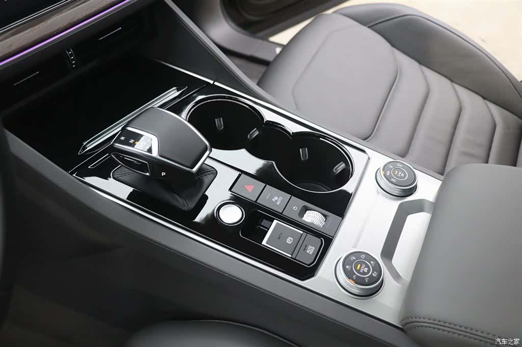 Volkswagen Touareg, 2024 14
