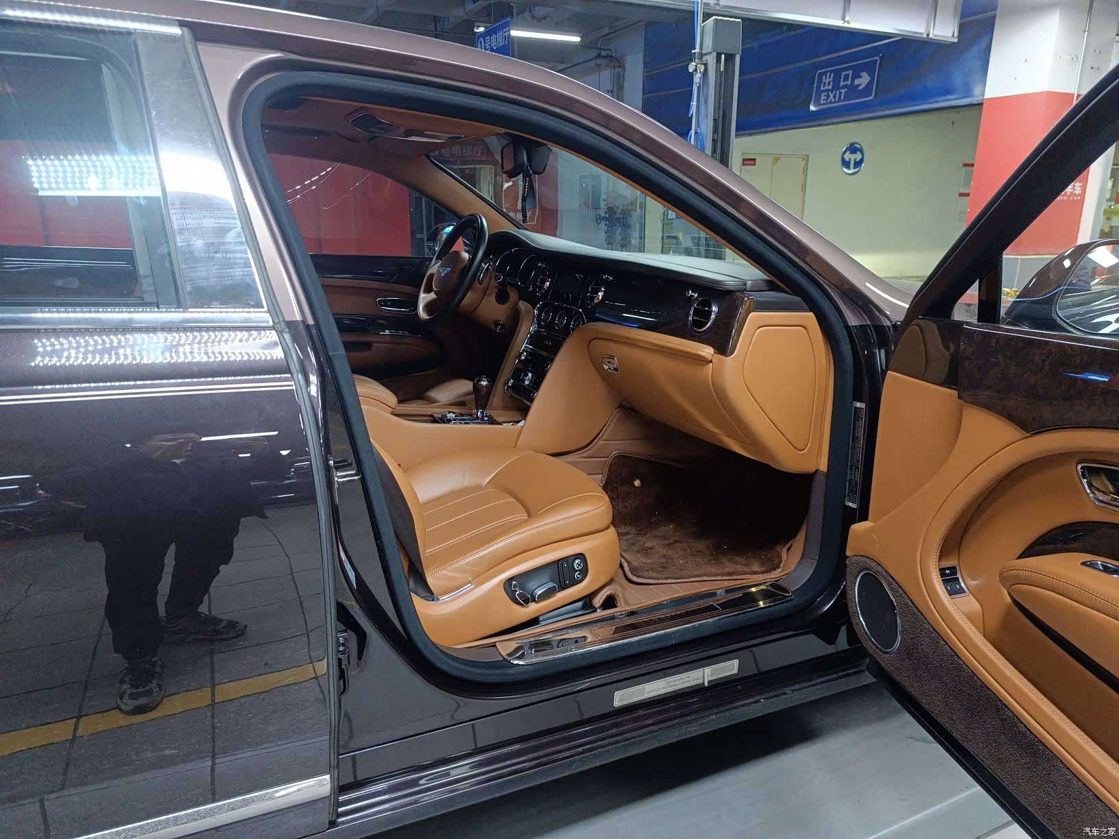 Bentley Mulsanne, 2016 9