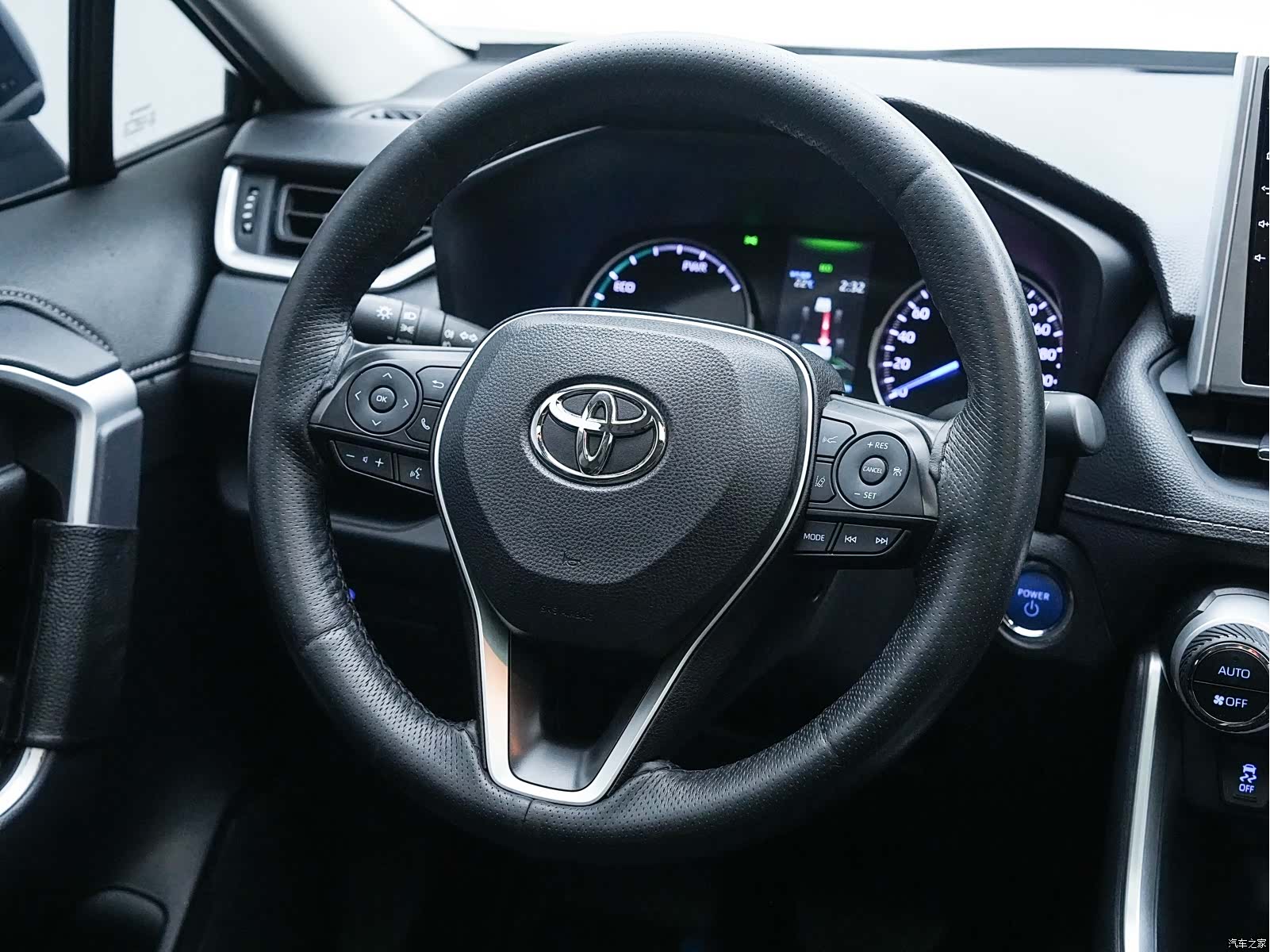 Toyota Wildlander, 2022 11