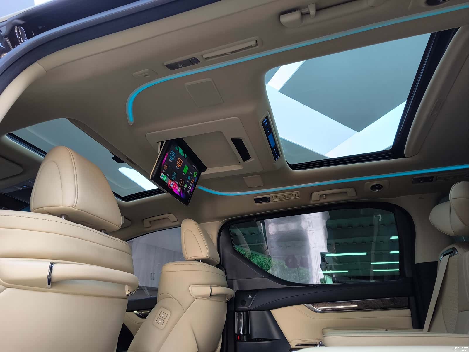 Toyota Vellfire, 2022 24