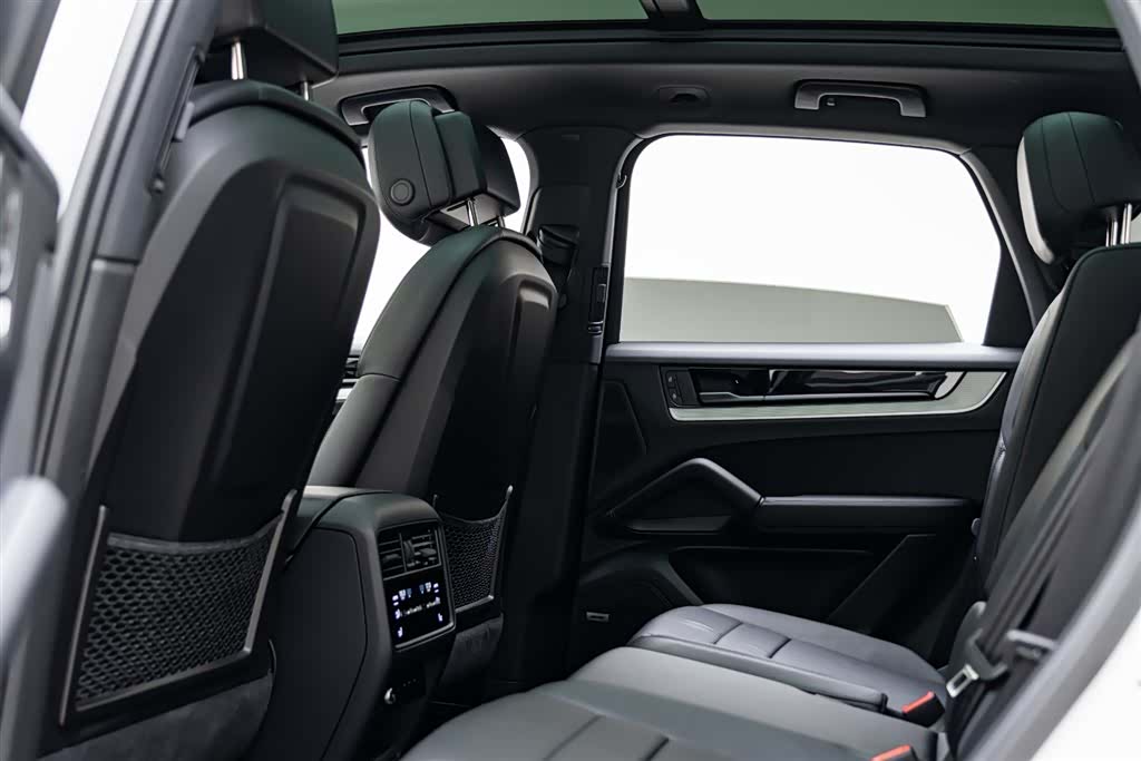 Porsche Cayenne, 2024 9