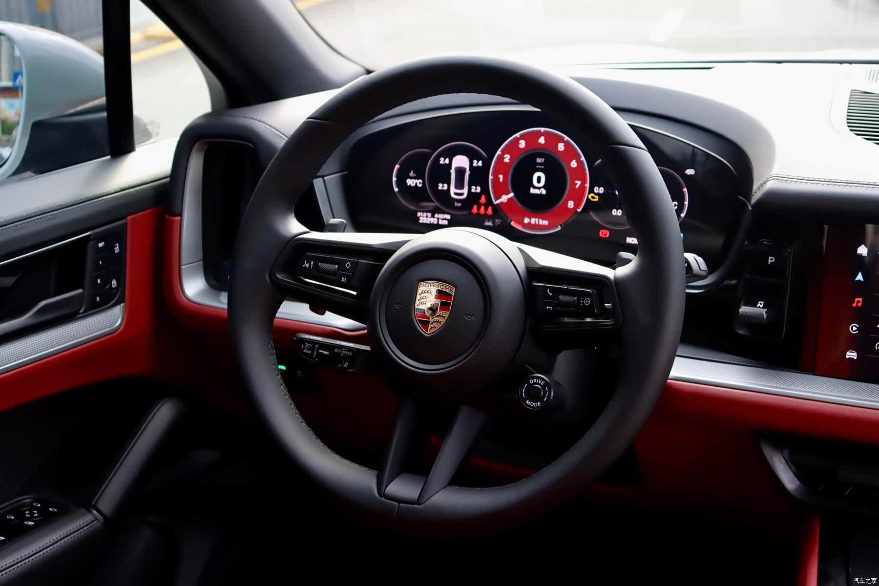 Porsche Cayenne, 2025 12
