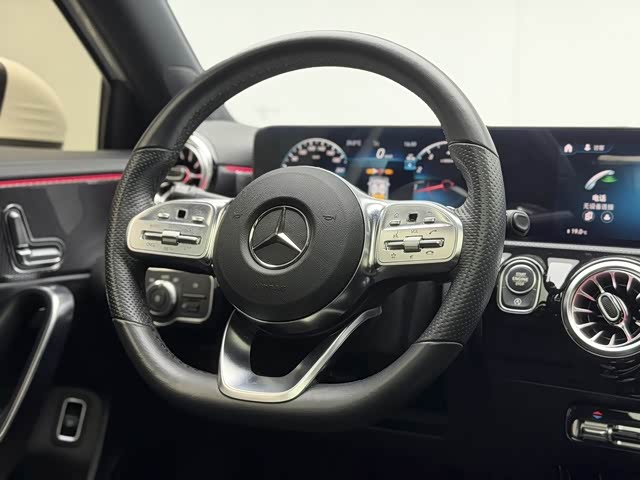 Mercedes-Benz A-Class 2023, фото 12