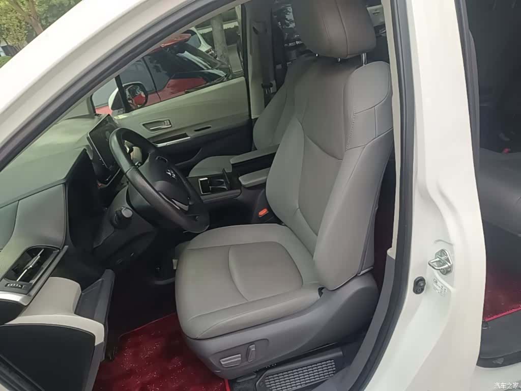 Toyota Sienna, 2023 15