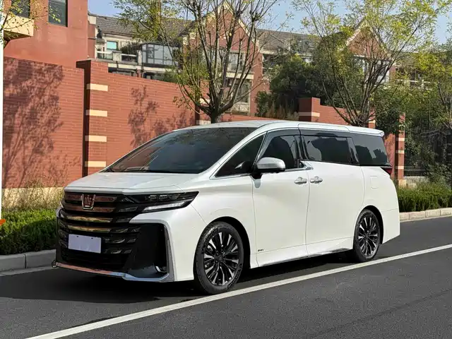 Toyota Vellfire 2024 — купить из Китая под заказ