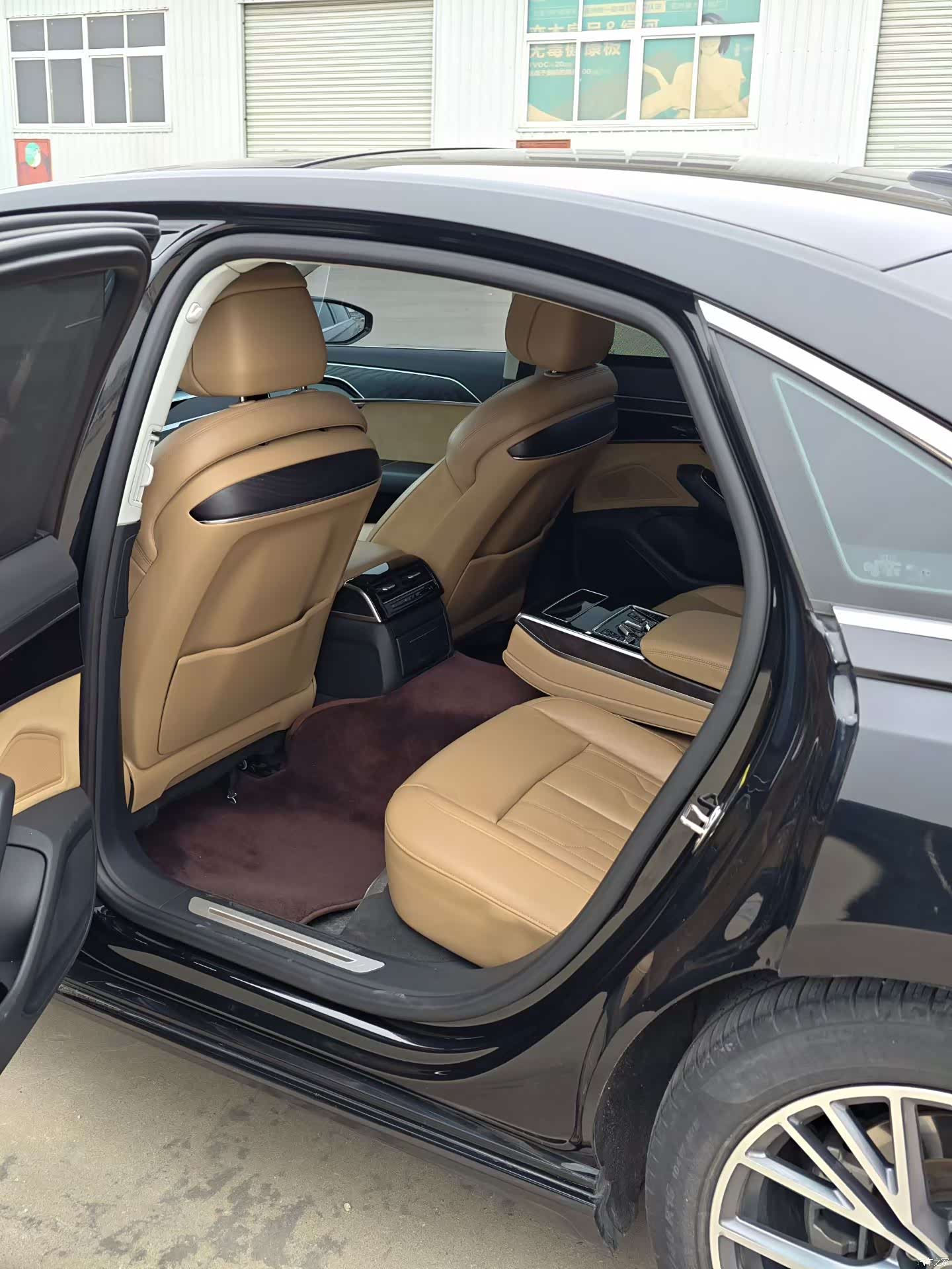 Audi A8L, 2020 все фото
