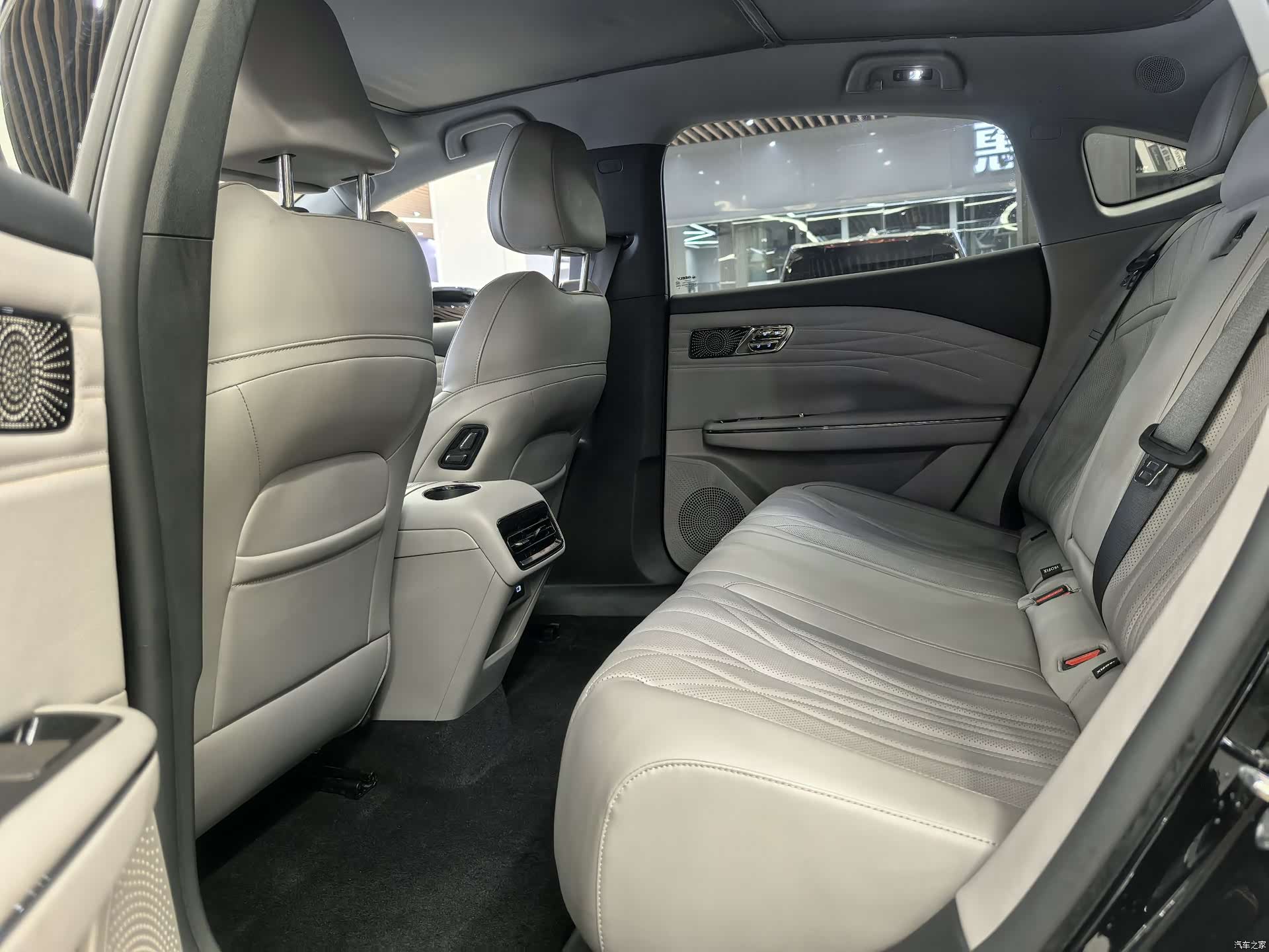Geely 8, 2026 9