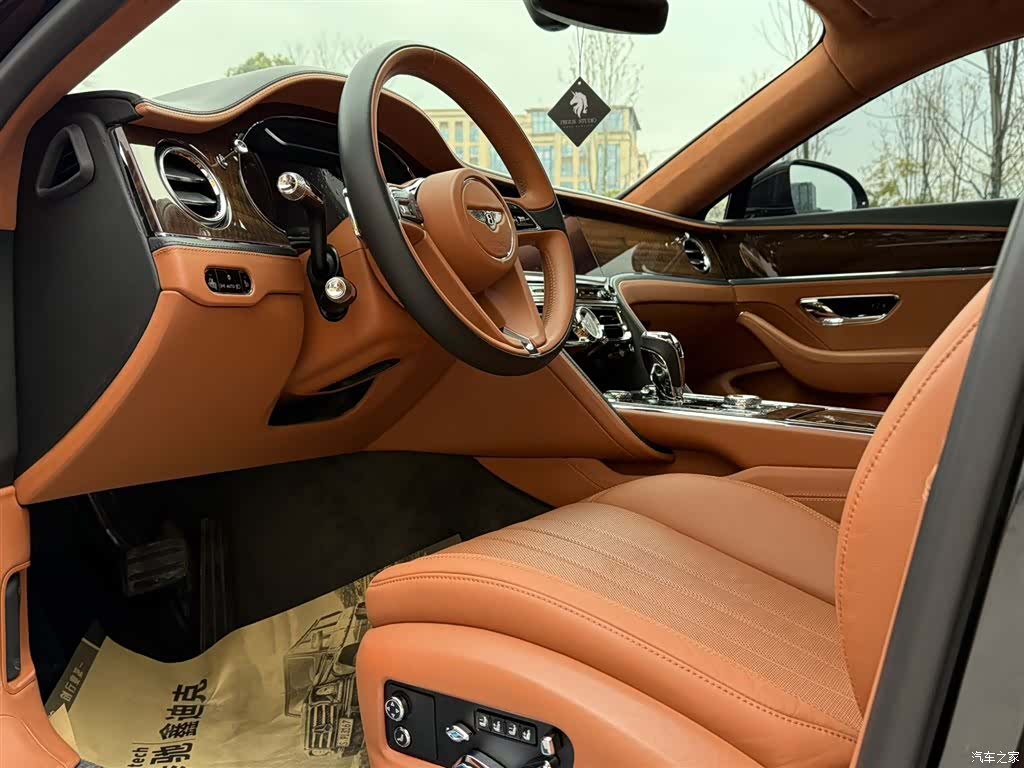 Bentley Flying Spur, 2021 14