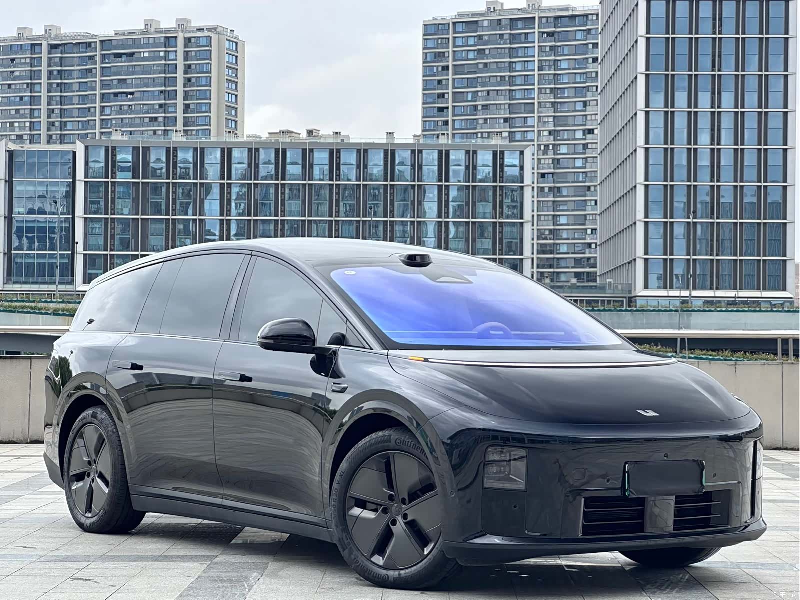 Li Auto i8, 2025 2