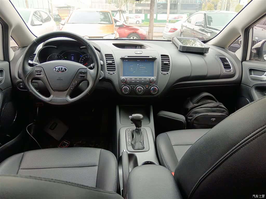 Kia K3, 2015 10