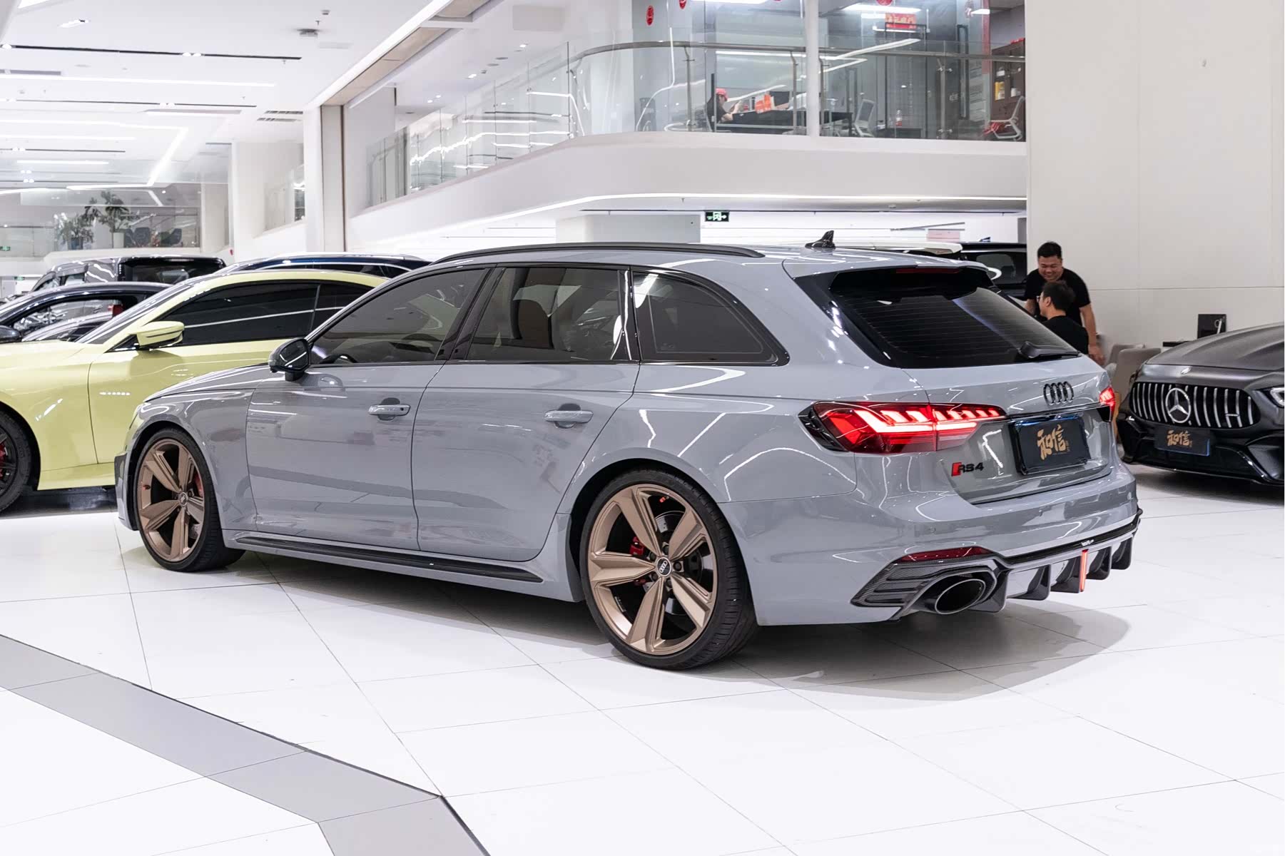 Audi RS4, 2022 все фото