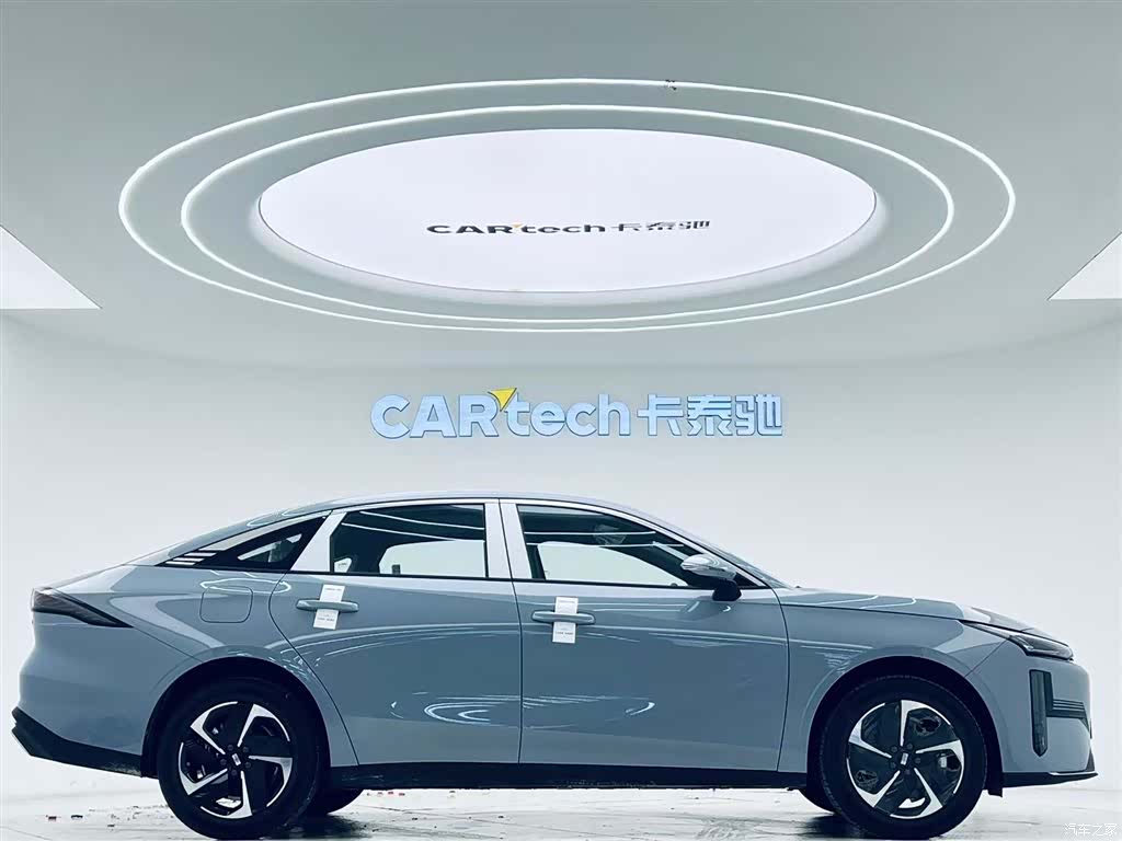 Geely Galaxy L6, 2025 4