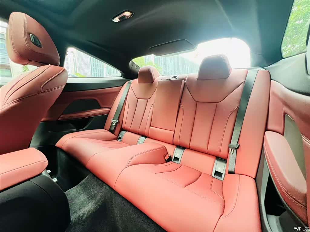 BMW 4 Series, 2026 18
