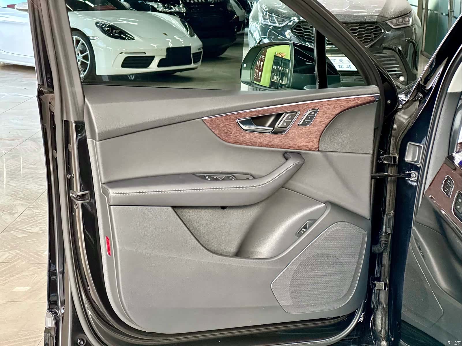 Audi Q7, 2024 14