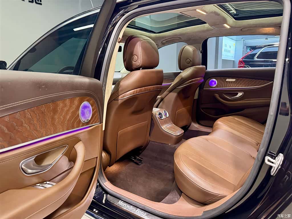 Mercedes-Benz E-Class, 2022 28