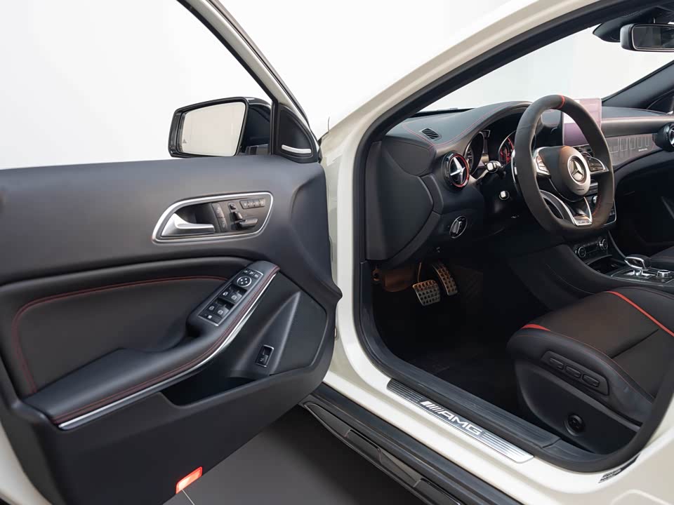 Mercedes-Benz GLA AMG