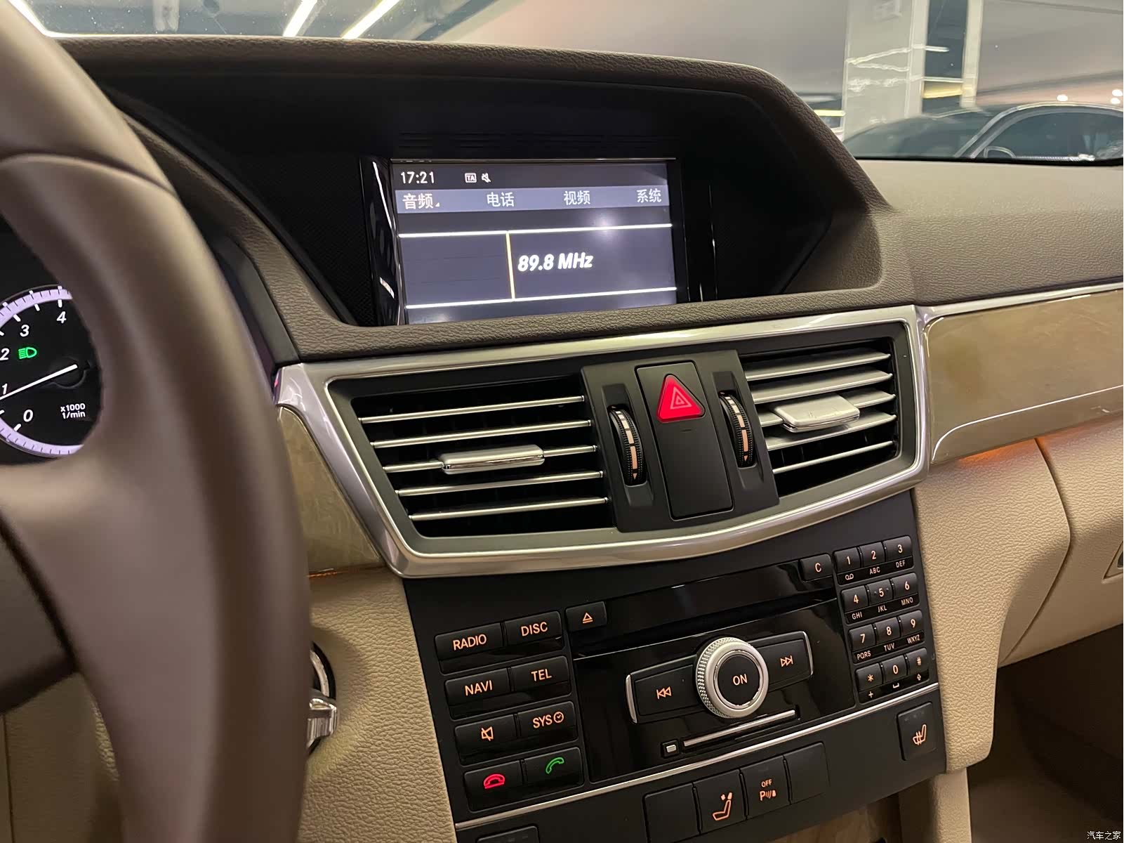 Mercedes-Benz E-Class, 2011 18