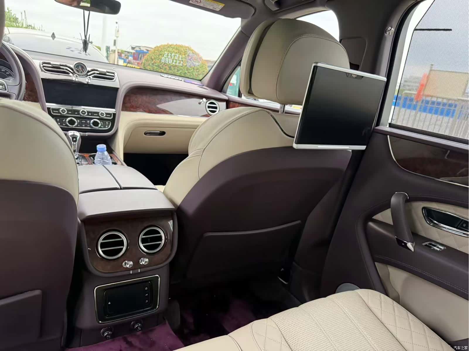 Bentley Bentayga, 2016 6