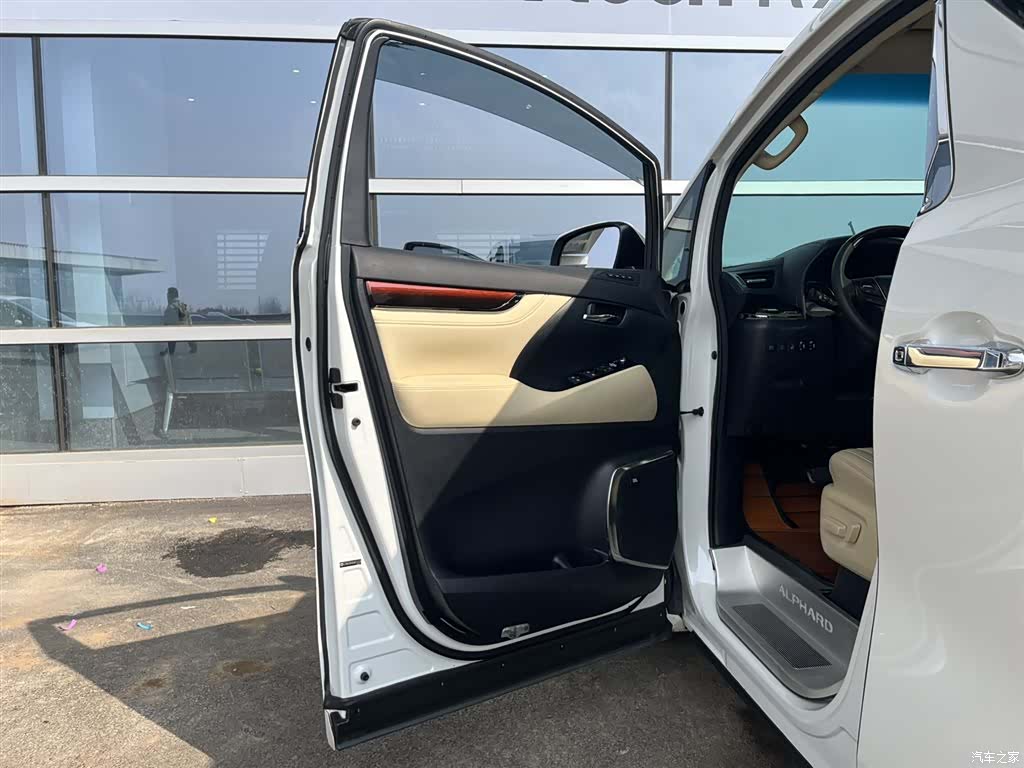 Toyota Alphard, 2016 13