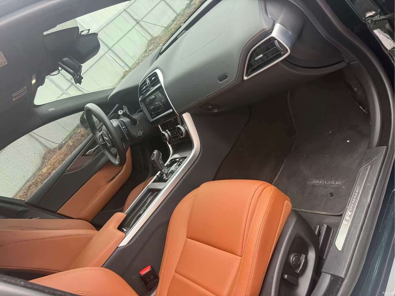 Land Rover XEL, 2022 15