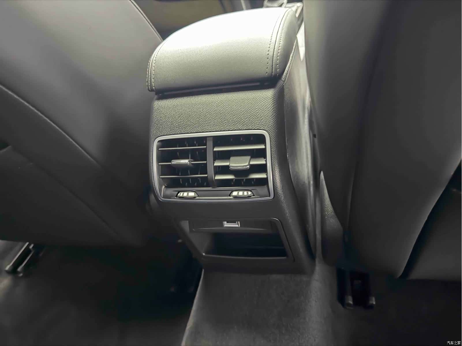 Peugeot 408, 2024 все фото
