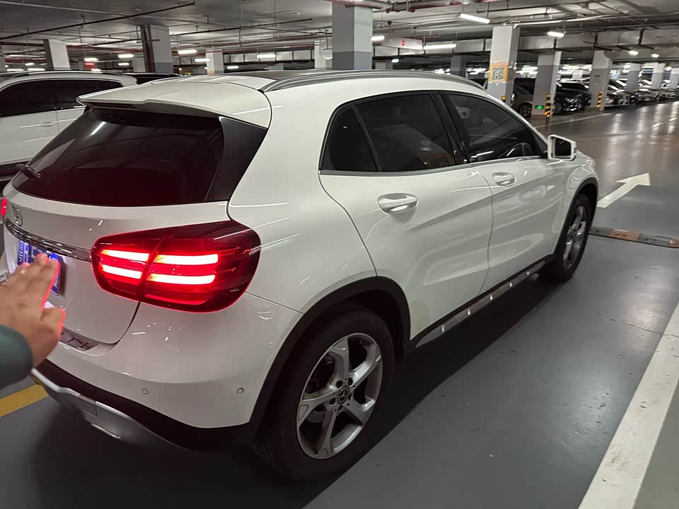Mercedes-Benz GLA