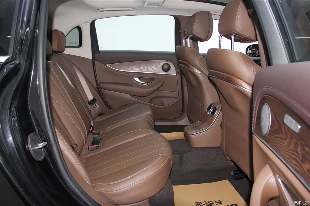 Mercedes-Benz E-Class, 2023 24