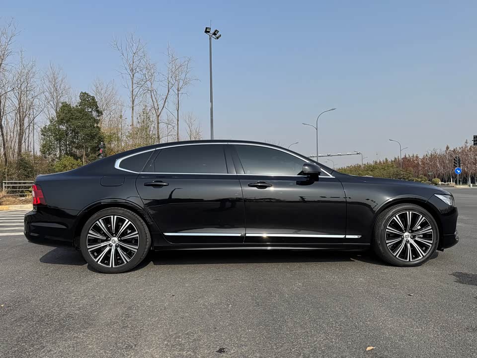 Volvo S90