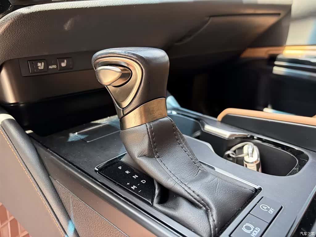 Lexus ES, 2023 17