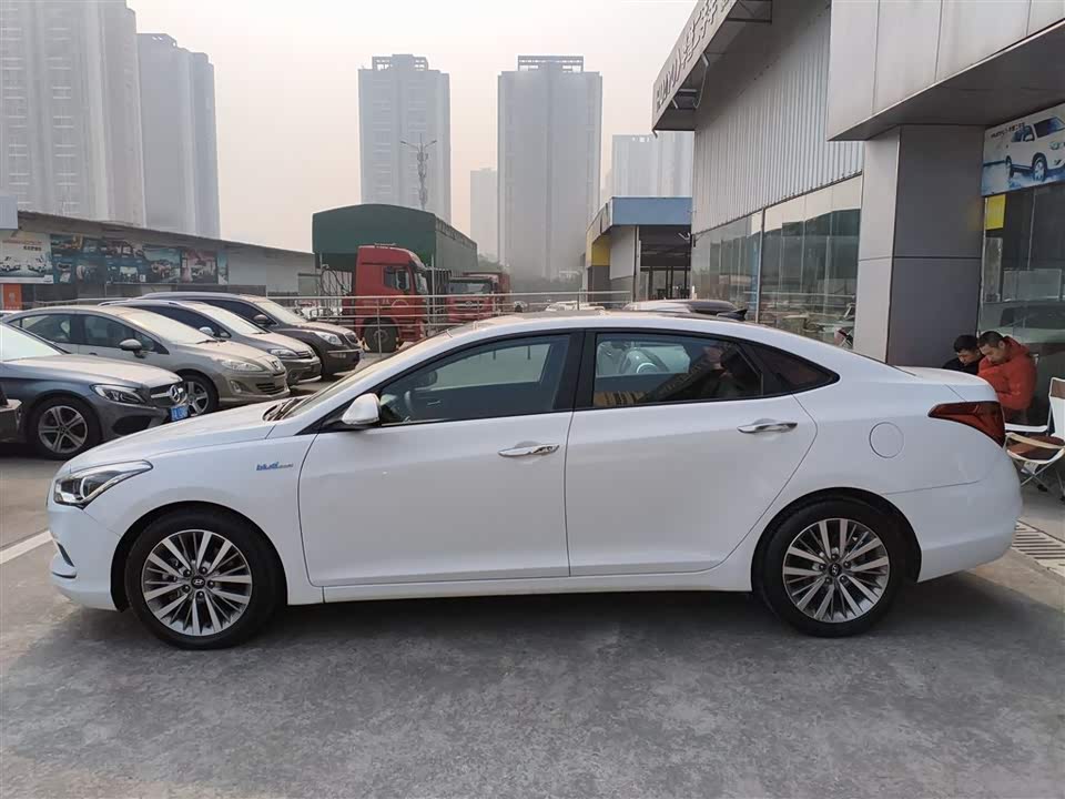 Hyundai Name picture