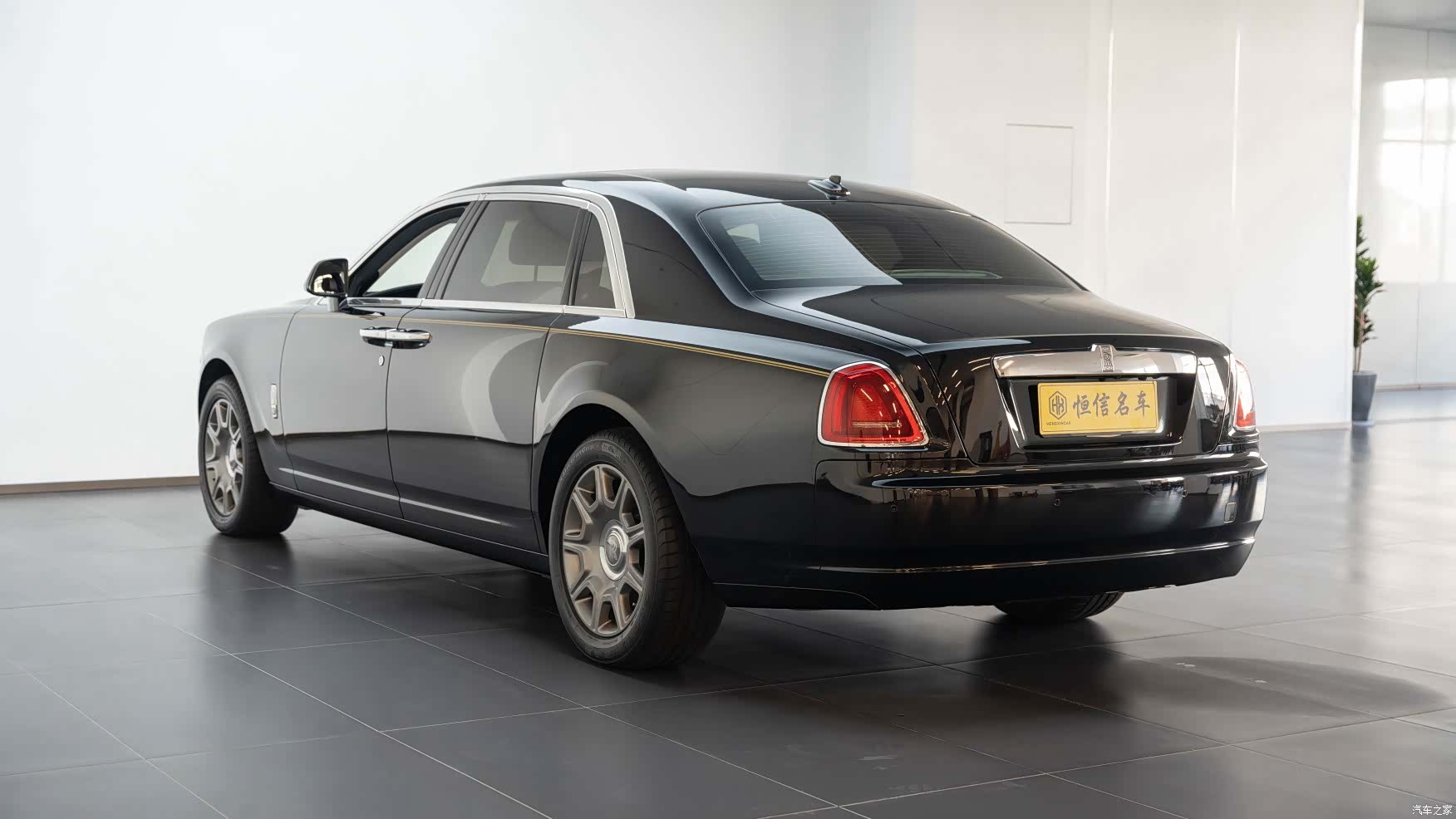 Rolls-Royce Ghost, 2016 все фото