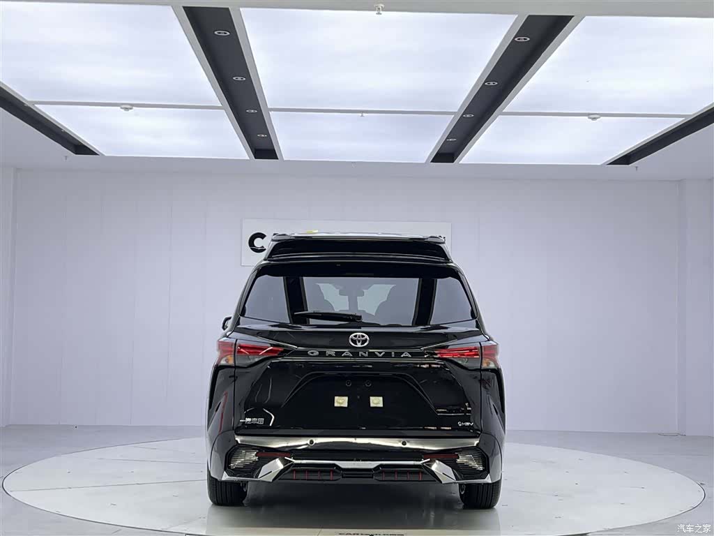 Toyota Granvia, 2024 6
