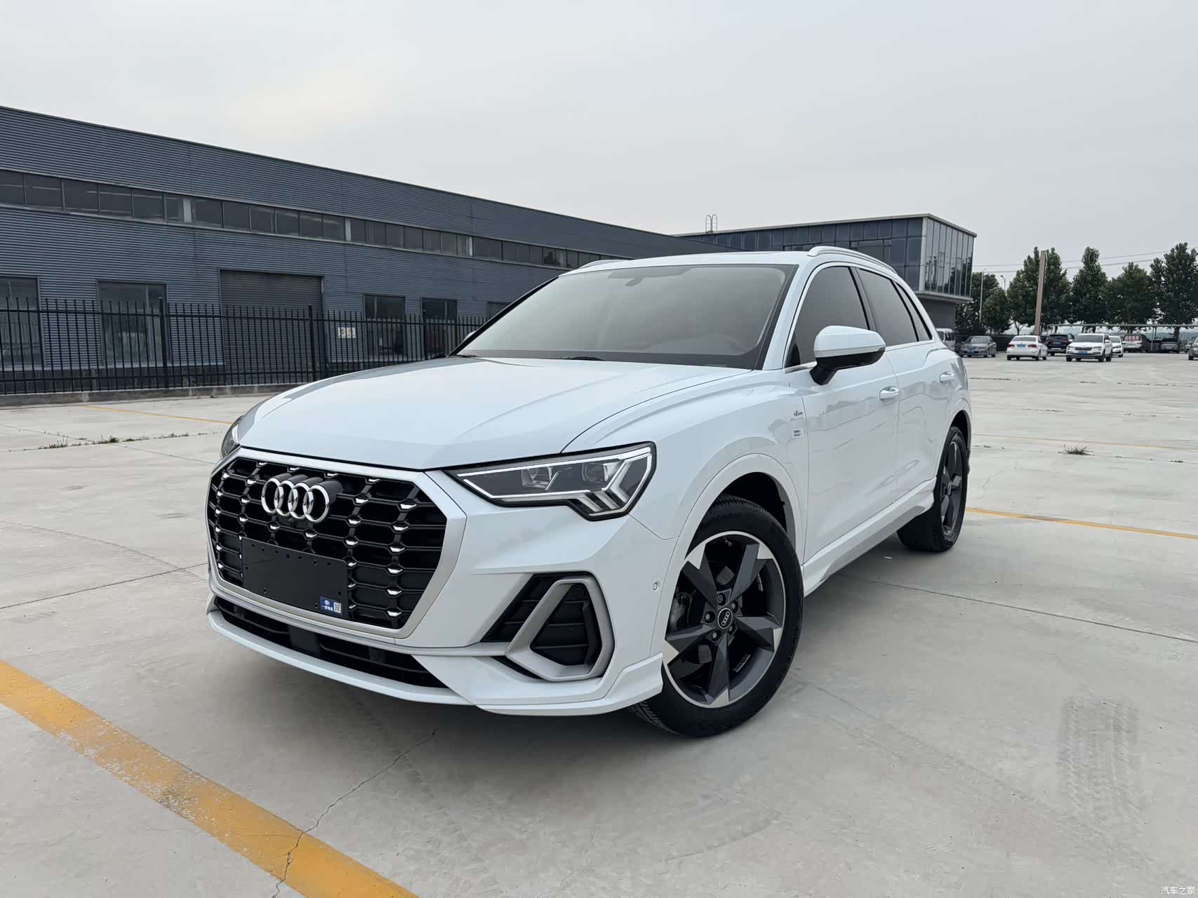 Audi Q3, 2022 1