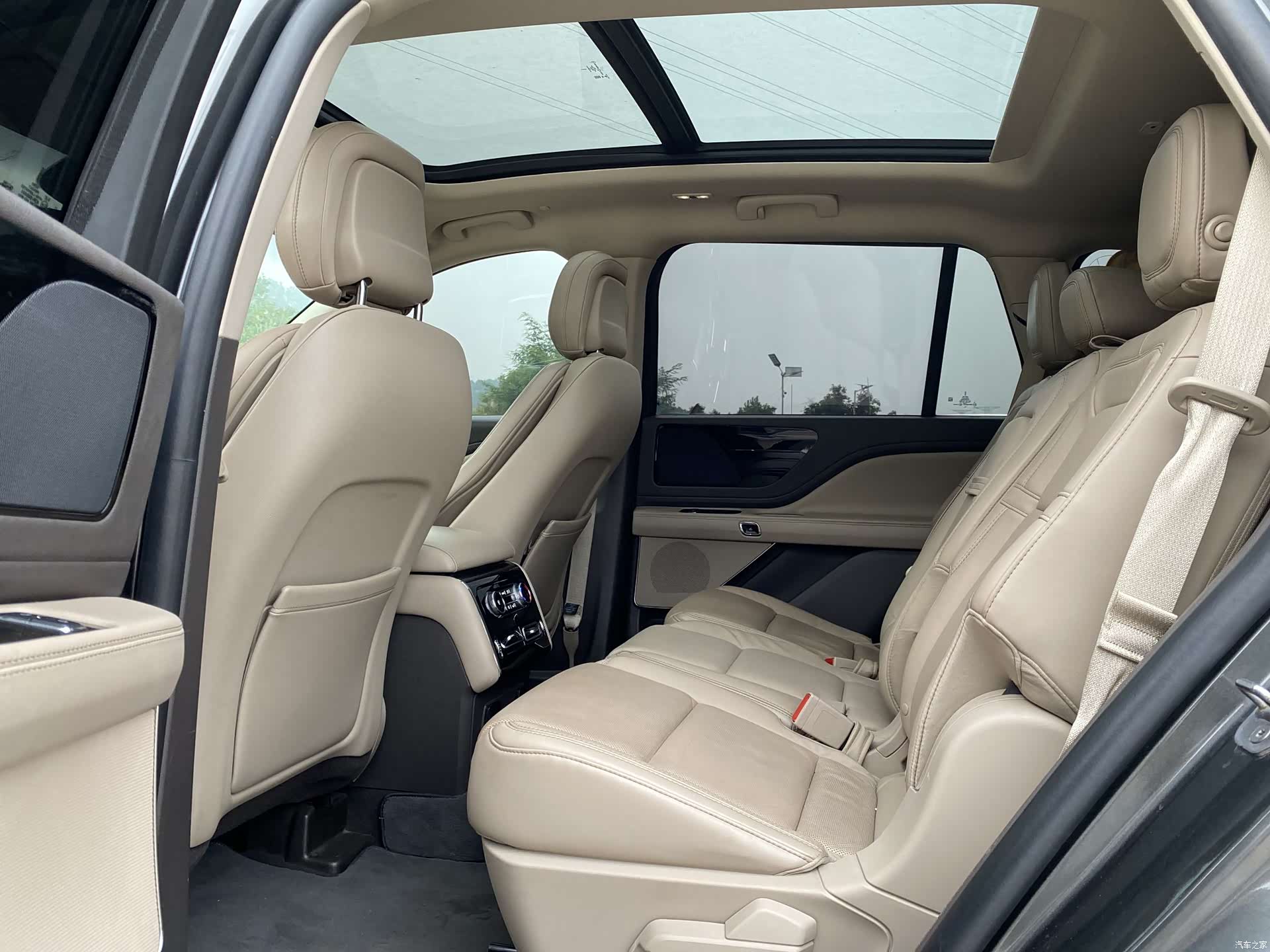 Lincoln Aviator, 2020 8