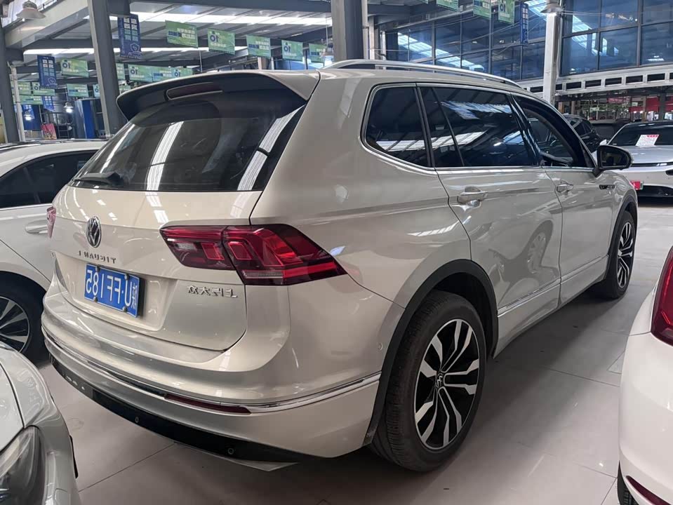 Volkswagen Tiguan L