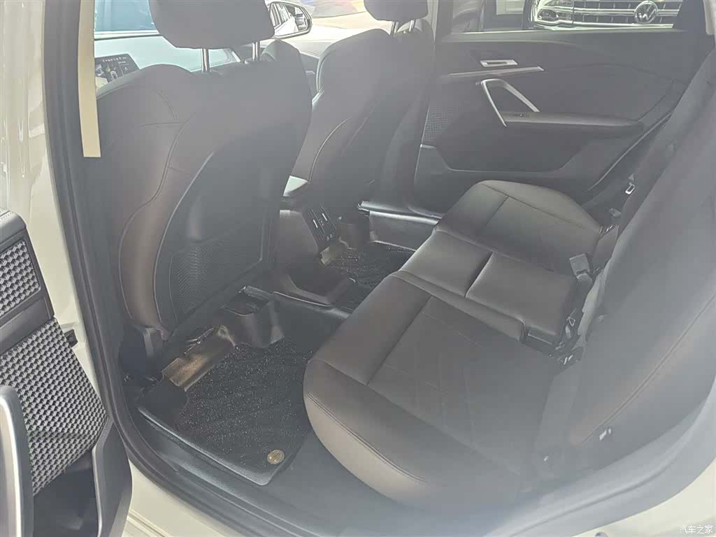 BMW X1, 2024 все фото