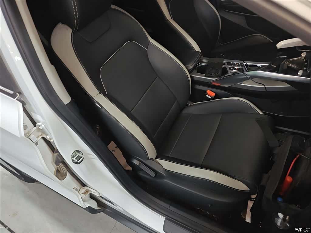 Geely Coolray, 2020 20
