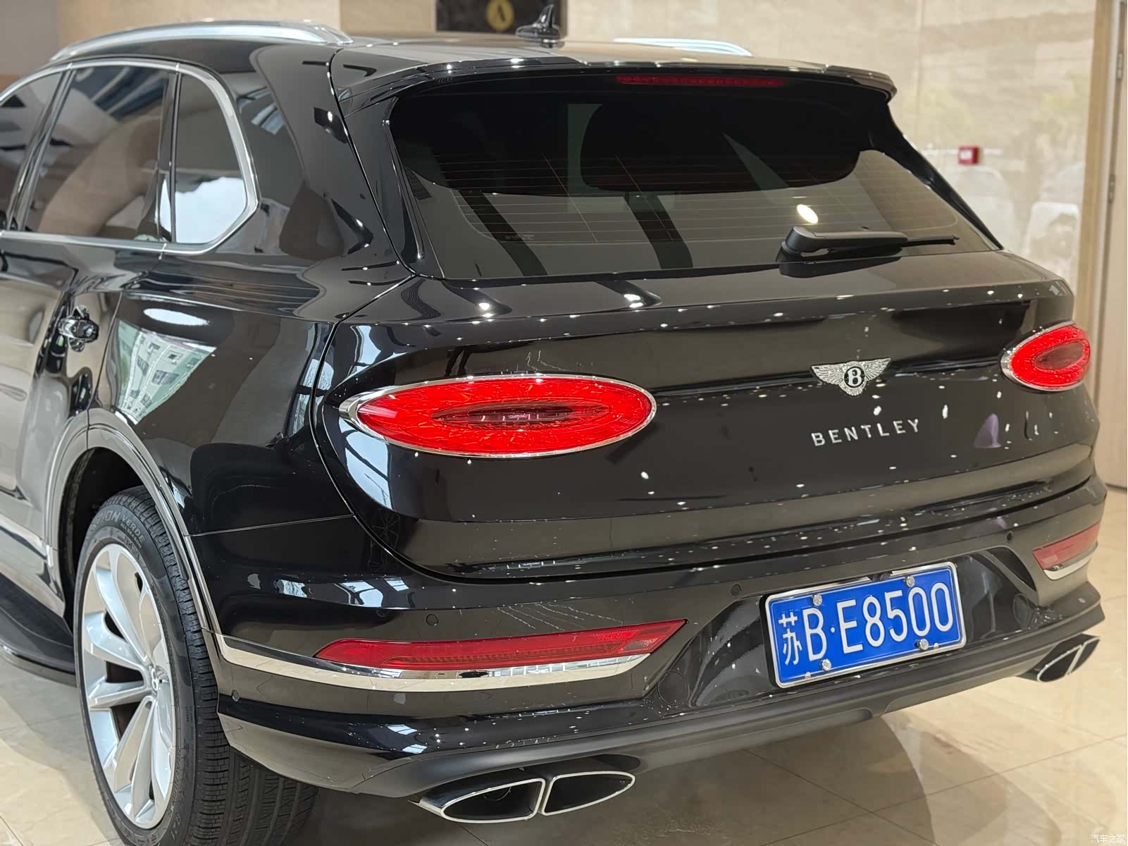 Bentley Bentayga, 2022 22