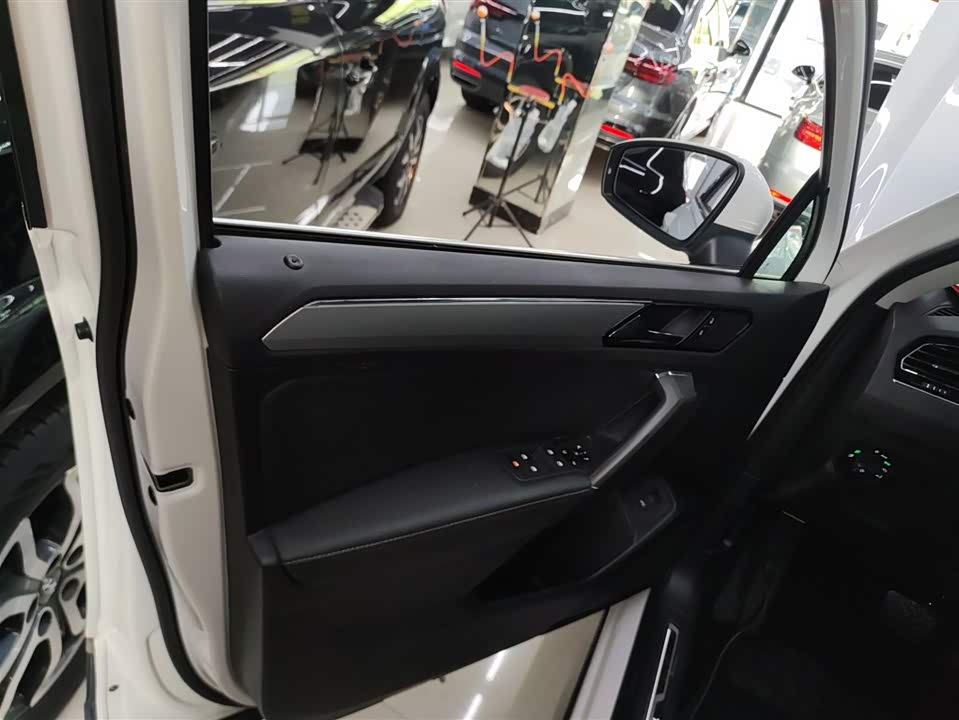 Volkswagen Tiguan L Volkswagen Tiguan L