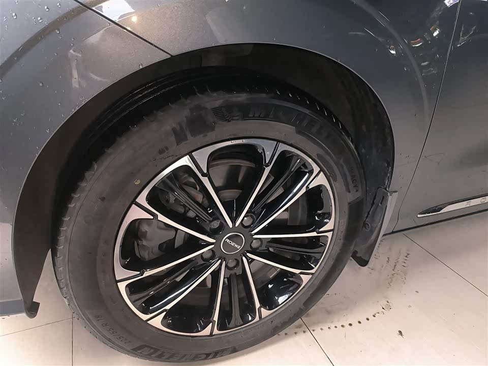 Roewe iMAX8